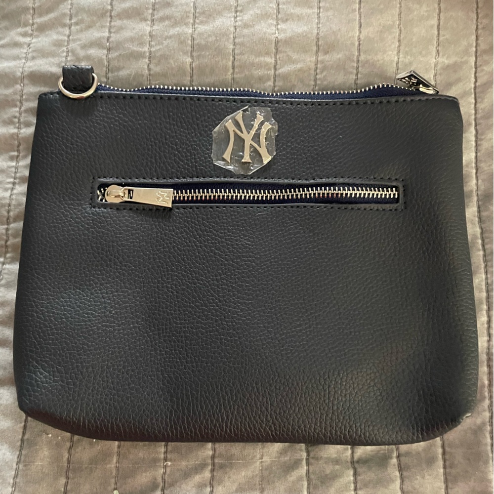New York Yankee crossbody bag.